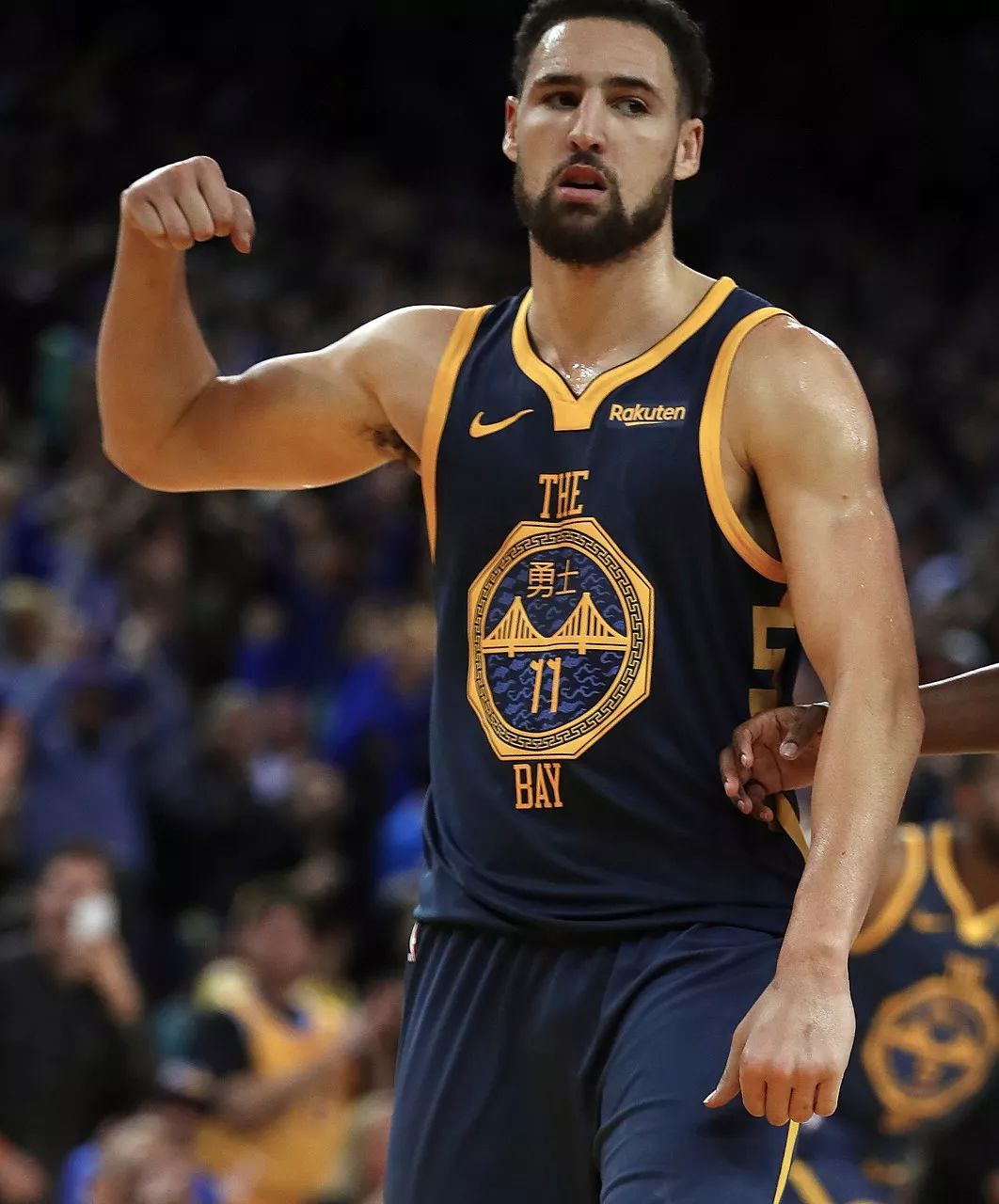 同时摆上台 同时摆上台